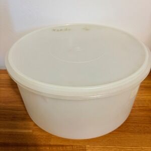 Tupperware Round Storage Container 256-1 Lid 224-16 Vintage Stained White